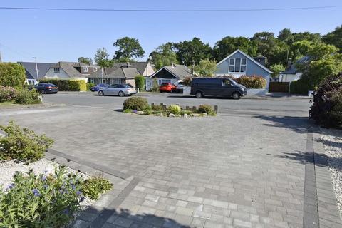 28 Anvil Crescent, Broadstone, BH18 9DY
