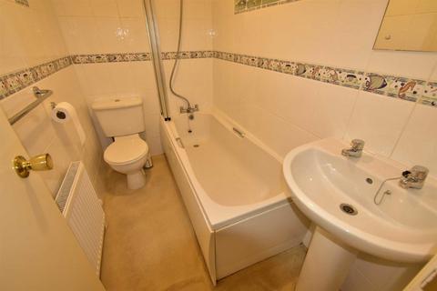 17 Sheppards Field, Wimborne, BH21 1PX