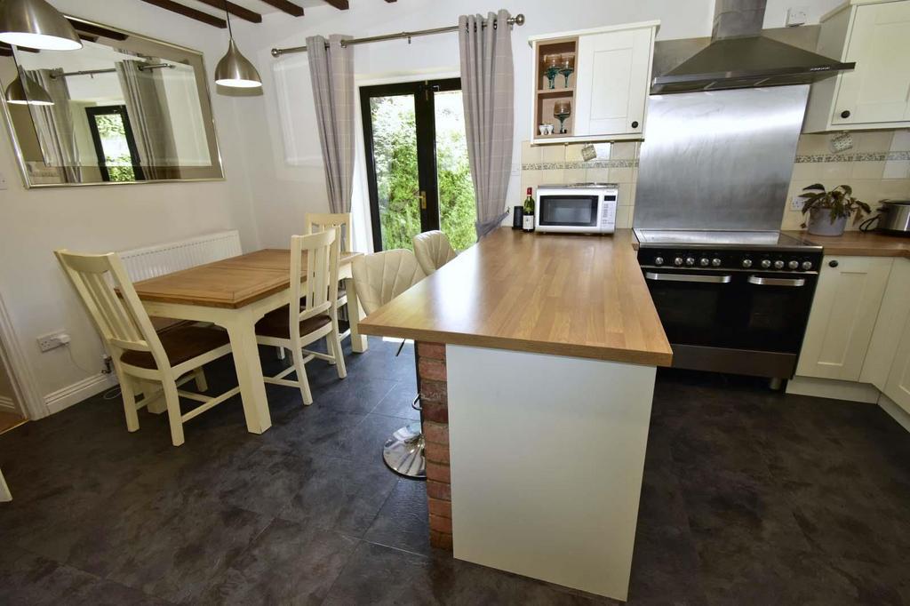 A kitchen 2.jpg