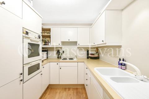 2 bedroom flat for sale, Hooper Square, Aldgate, London, E1