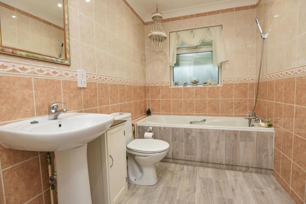 A bathroom(2).jpg