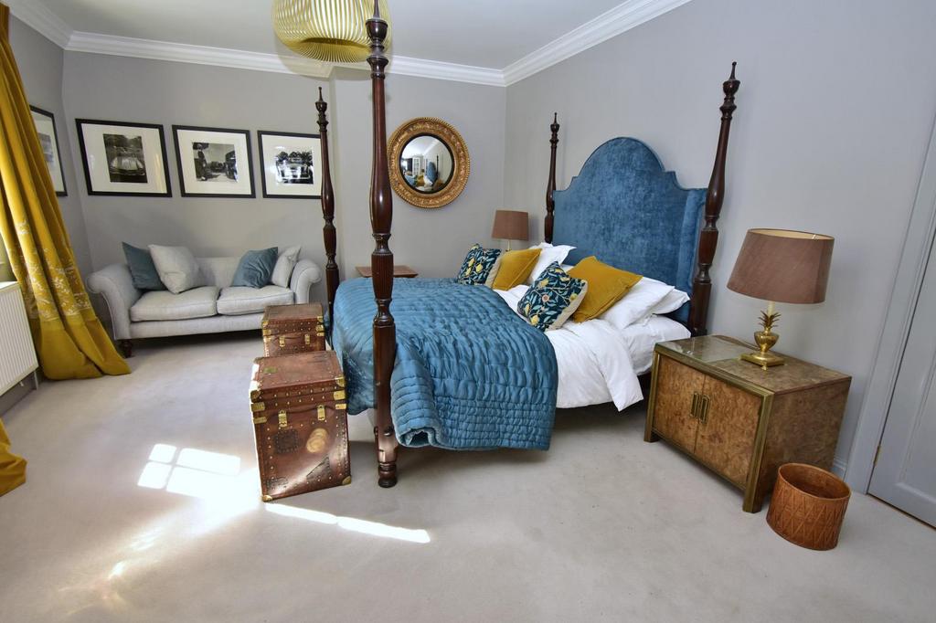 A bedroom 1.jpg