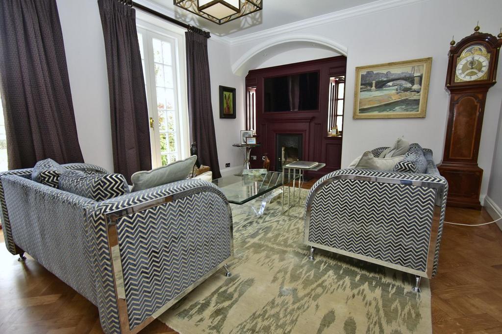 A drawing room.jpg