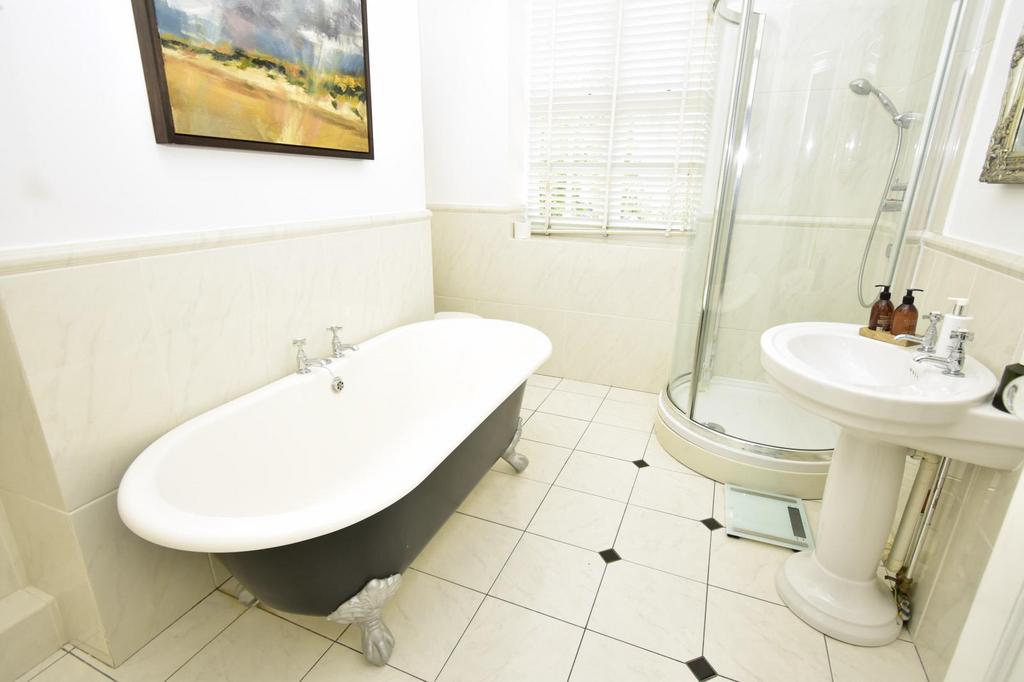 A bathroom.jpg