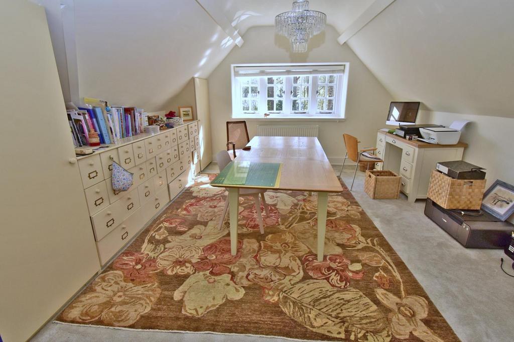 A bedroom 5.jpg