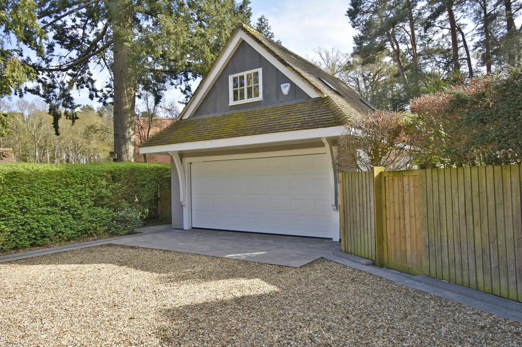A garage.jpg