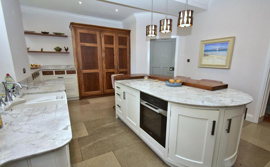 A kitchen 2.jpg