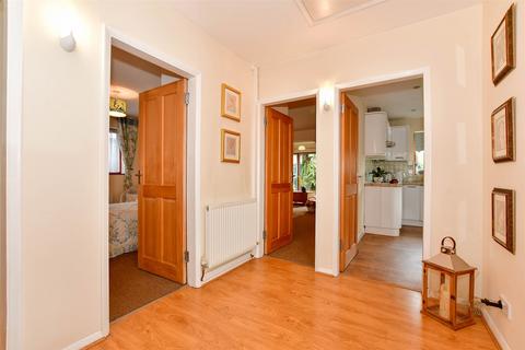 8 Elmington Close, Bexley, DA5 1LY