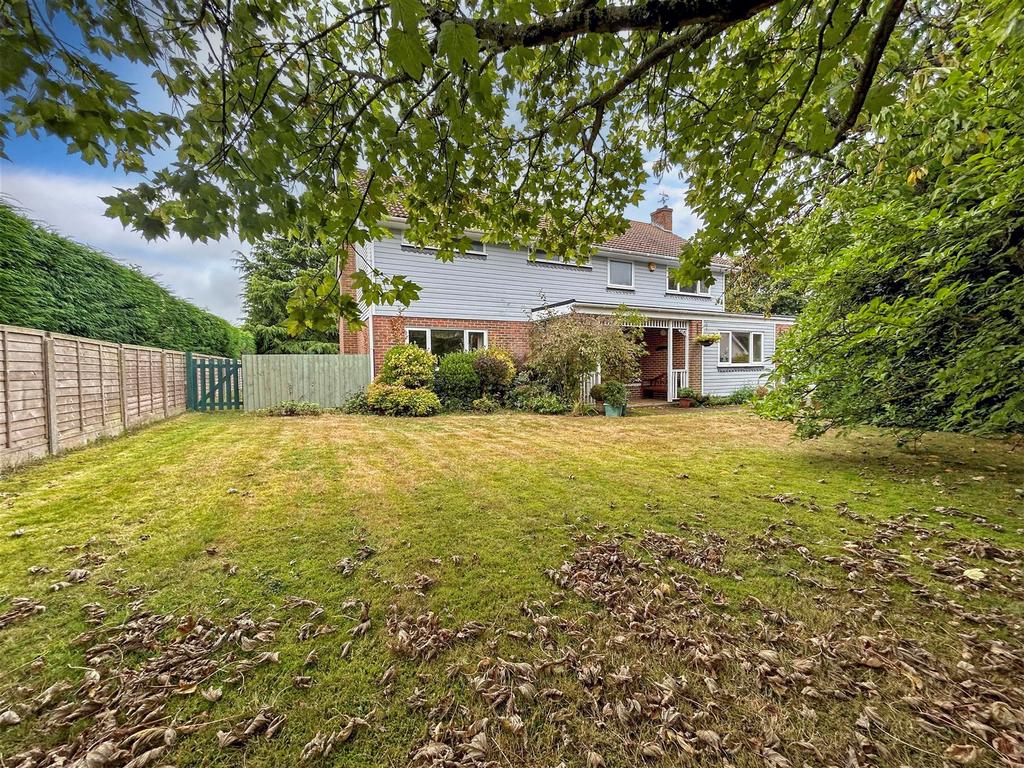 Dean Street, East Farleigh, Maidstone, Kent 4 bed detached house for