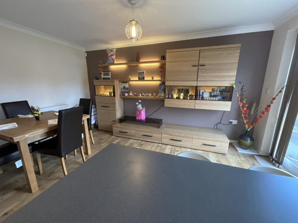 Strathmore Gardens, South Shields... 4 bed semidetached house £260,000