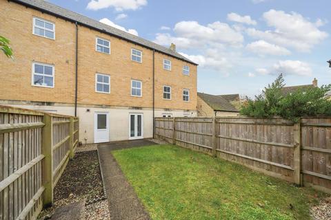 22 Appleford Drive, Carterton, OX18 1HT