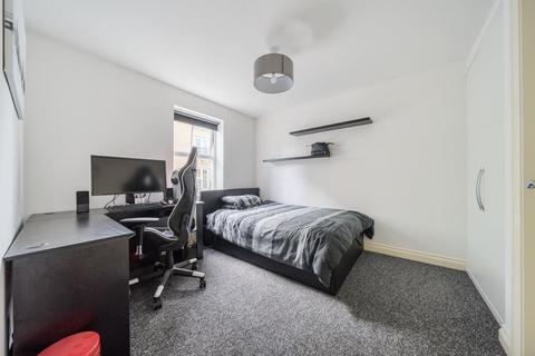 22 Appleford Drive, Carterton, OX18 1HT