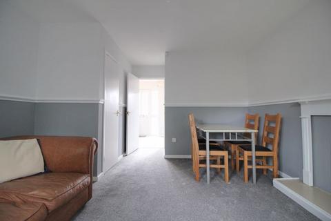 2 bedroom terraced house to rent, Peregrine Close, Lenton
