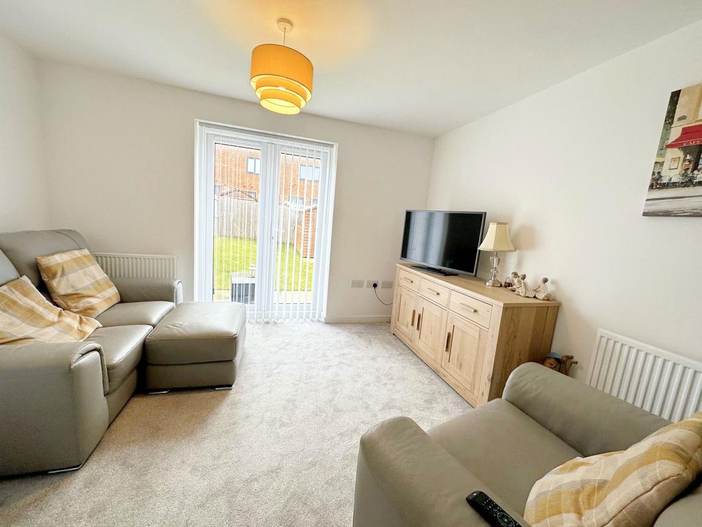 Moor Edge Drive, Wallsend, Tyne and Wear, NE28 9FR 2 bed terraced house