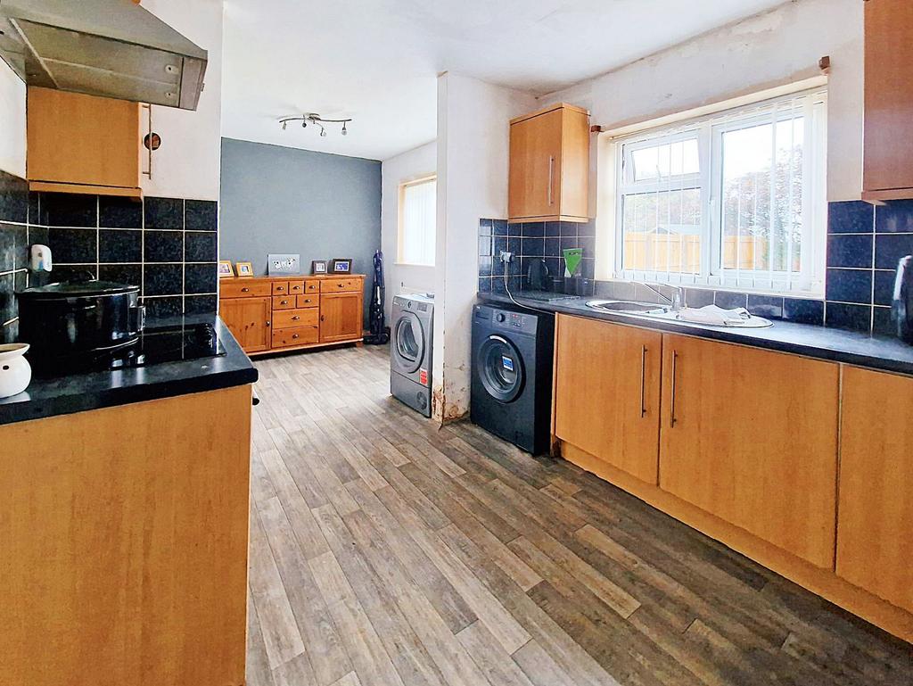 Grange Park Avenue, Bedlington, Northumberland, NE22 7EF 3 bed semi