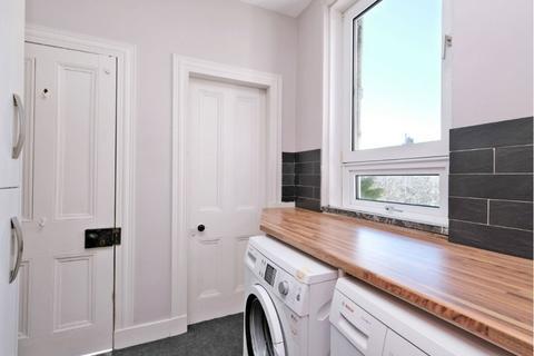 3 bedroom flat to rent, Abergeldie Terrace, Holburn, Aberdeen, AB10