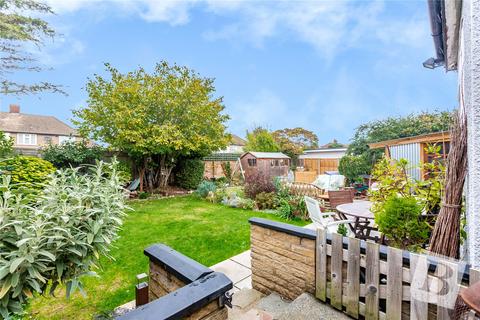 6 Maple Close, Hornchurch, RM12 4QL
