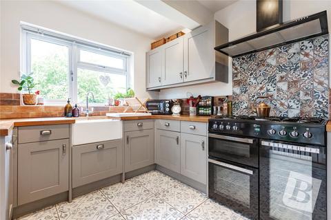 6 Maple Close, Hornchurch, RM12 4QL