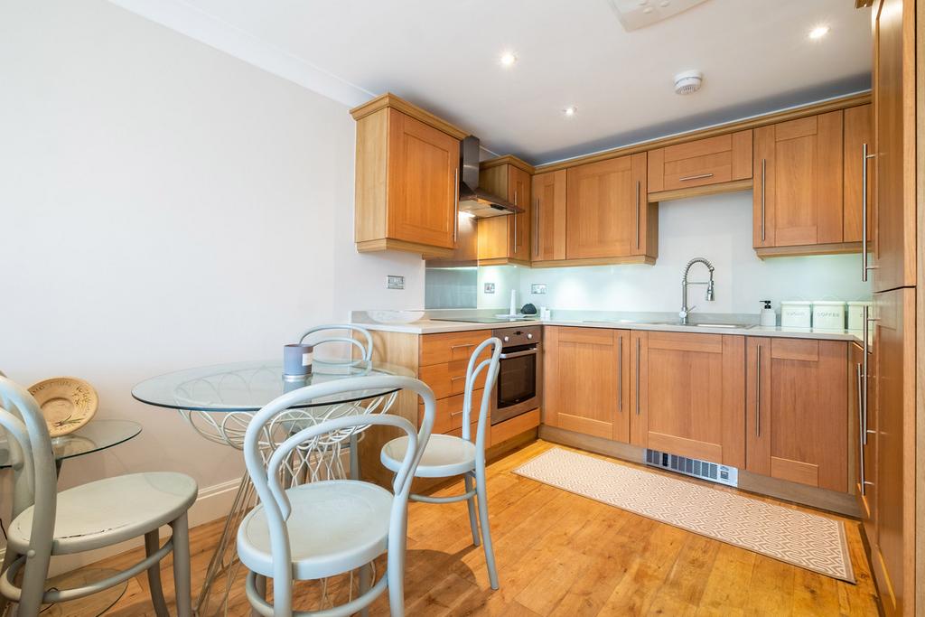 Bailey Avenue, Lytham St. Annes, FY8 2 bed apartment for sale £220,000