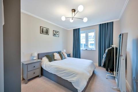 1 bedroom flat for sale, Lion Court, Isleworth, TW7