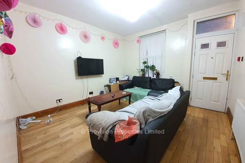 6 bedroom terraced house to rent, Beamsley Terrace, Hyde Park LS6