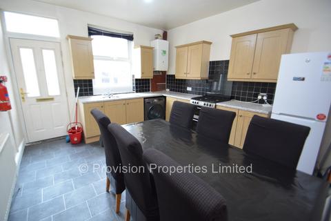 6 bedroom terraced house to rent, Beamsley Terrace, Hyde Park LS6