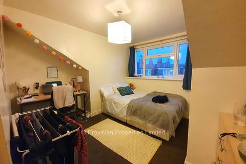 6 bedroom terraced house to rent, Beamsley Terrace, Hyde Park LS6