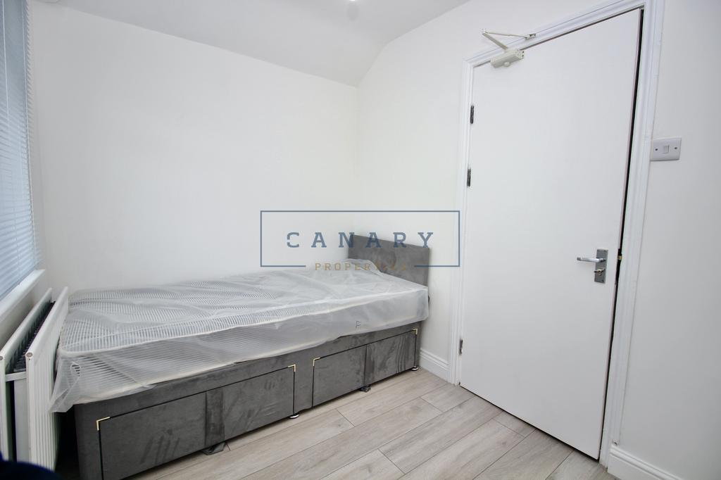 Rogers Road, Tooting, London, SW17 1 bed in a house share £750 pcm (£