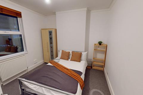 undefined, 4 Grimsby Terrace, City Centre, Nottingham, NG3 1DN
