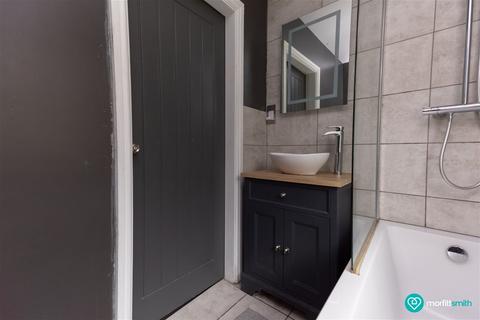 62 Oxted Road, Sheffield, S9 1BP