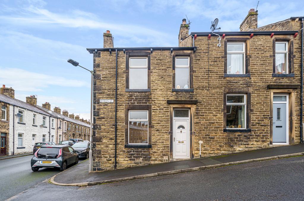 Byron Street, Skipton, BD23 3 bed end of terrace house for sale £210,000