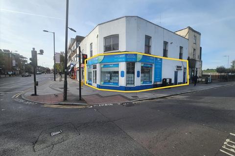 Retail property (high street) to rent - 421 Beulah Hill, London, SE19