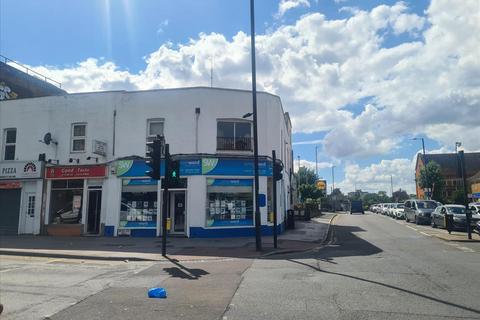 Retail property (high street) to rent - 421 Beulah Hill, London, SE19