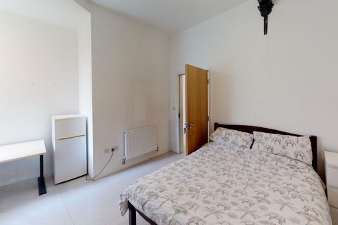 6 bedroom flat to rent, Flat 3, 1 Barker Gate, Lace Market, Nottingham, NG1 1JS
