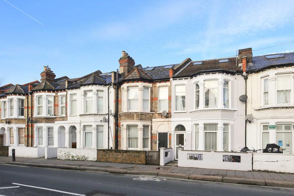Townmead Road, Sands End, Fulham SW6 2SR 2 bed flat £2,297 pcm (£530 pw)