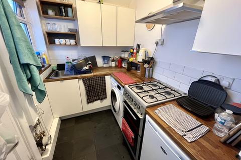 2 bedroom terraced house to rent, Ena Avenue, Sneinton, Nottingham, NG2