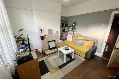 2 bedroom terraced house to rent, Ena Avenue, Sneinton, Nottingham, NG2