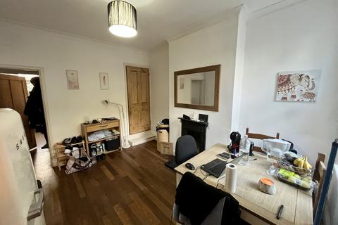 2 bedroom terraced house to rent, Ena Avenue, Sneinton, Nottingham, NG2