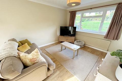3 bedroom terraced house to rent, Colehill