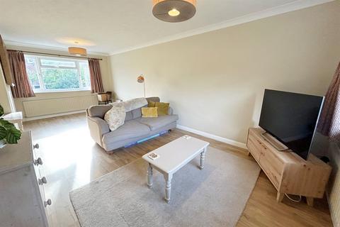 3 bedroom terraced house to rent, Colehill