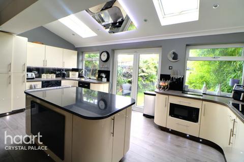 23 Warwick Road, London, SE20 7YN