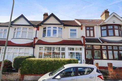 3 bedroom house to rent, Chesham Crescent, Penge