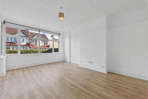 3 bedroom house to rent, Chesham Crescent, Penge