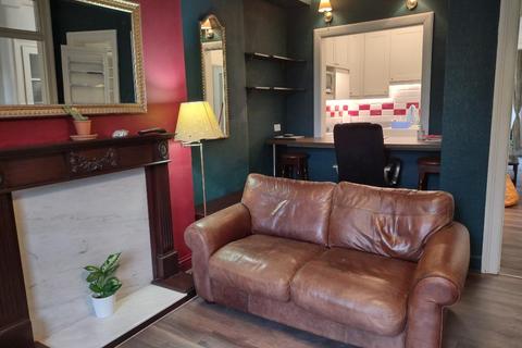 2 bedroom flat to rent, Tay Street, Polwarth, Edinburgh, EH11