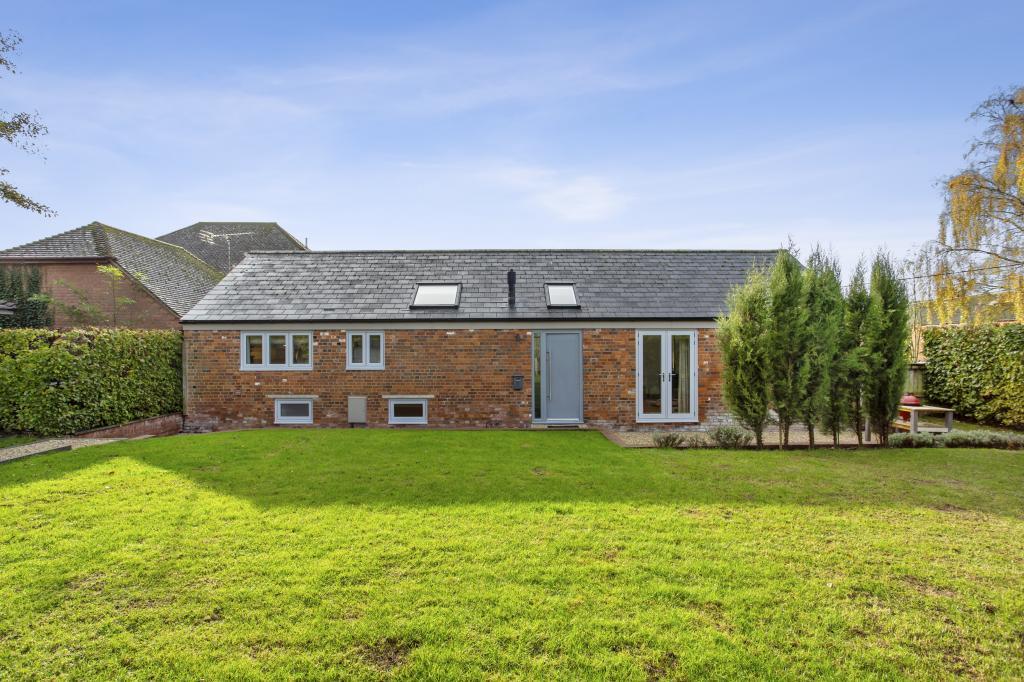 High Street, Burbage, Marlborough, Wiltshire SN8 3 bed village house for sale £750,000