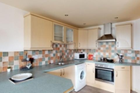 2 bedroom flat to rent, Flat 17 Royal Victoria Court