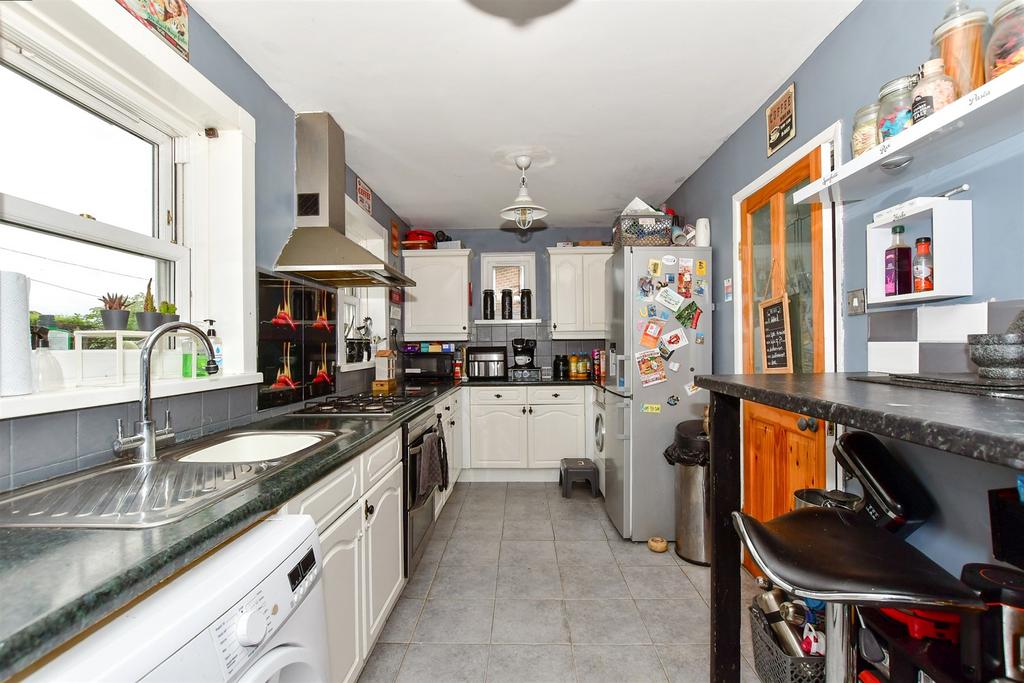 Adelaide Road, Elvington, Dover, Kent 3 bed semidetached house for