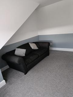2 bedroom flat to rent, South Street, West, Greenock, PA16