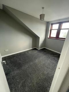 2 bedroom flat to rent, South Street, West, Greenock, PA16