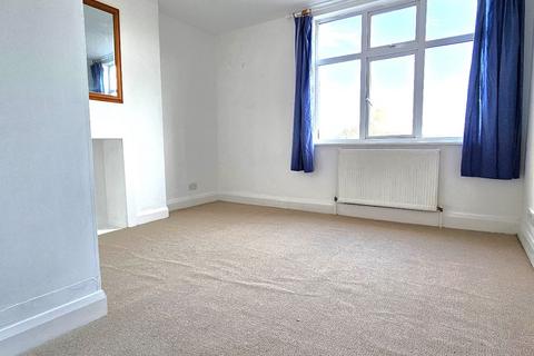 131a Percy Road, Twickenham, TW2 6HT